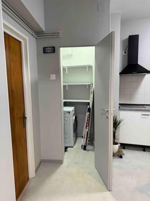 Double Studio Near University Square - 2 Balconies Bukarest Exterior foto